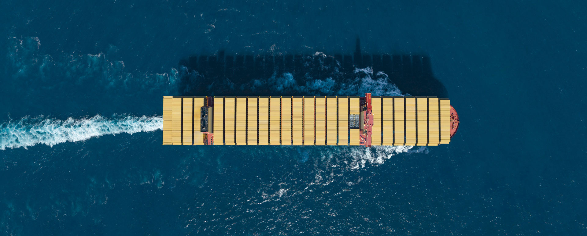 Container vessel under way, seen from directly above